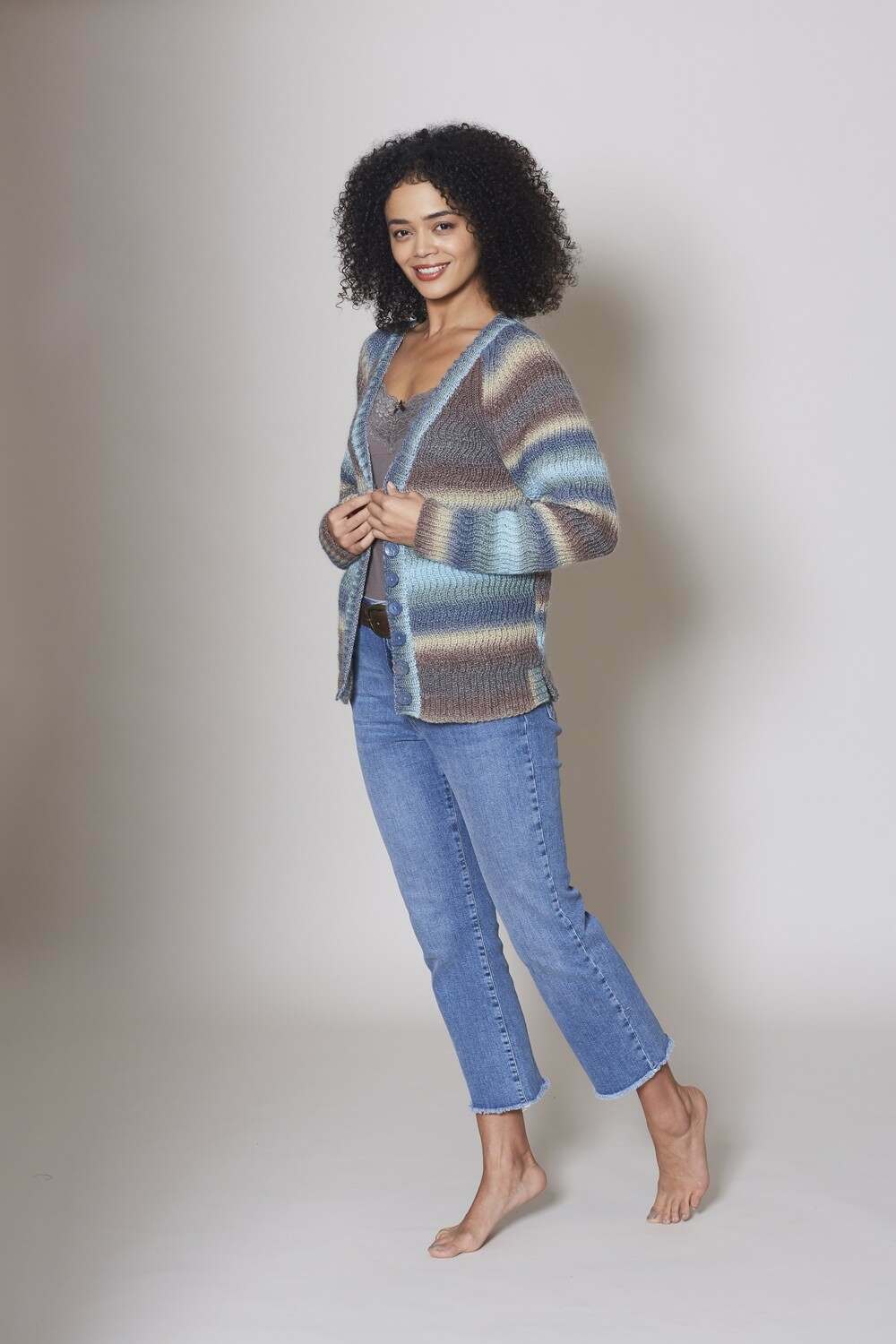 KING COLE 5713 Sweater & Cardigan in Riot DK