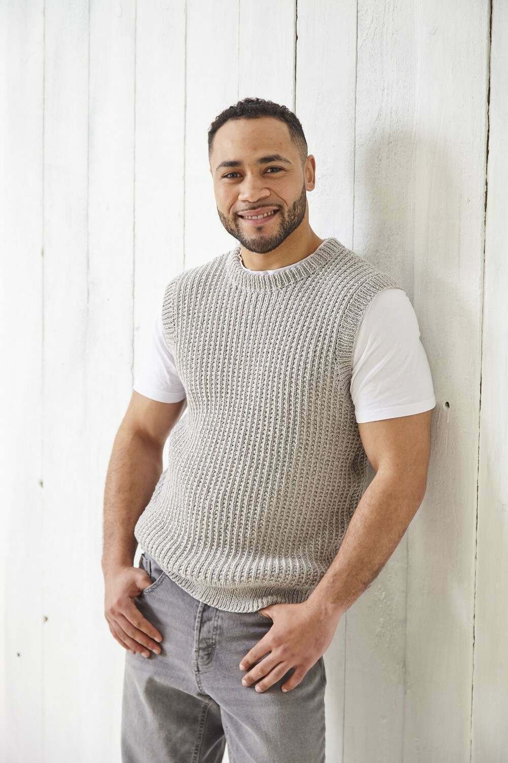 KING COLE 6161  Sweater & Cardigan in Simply Denim DK