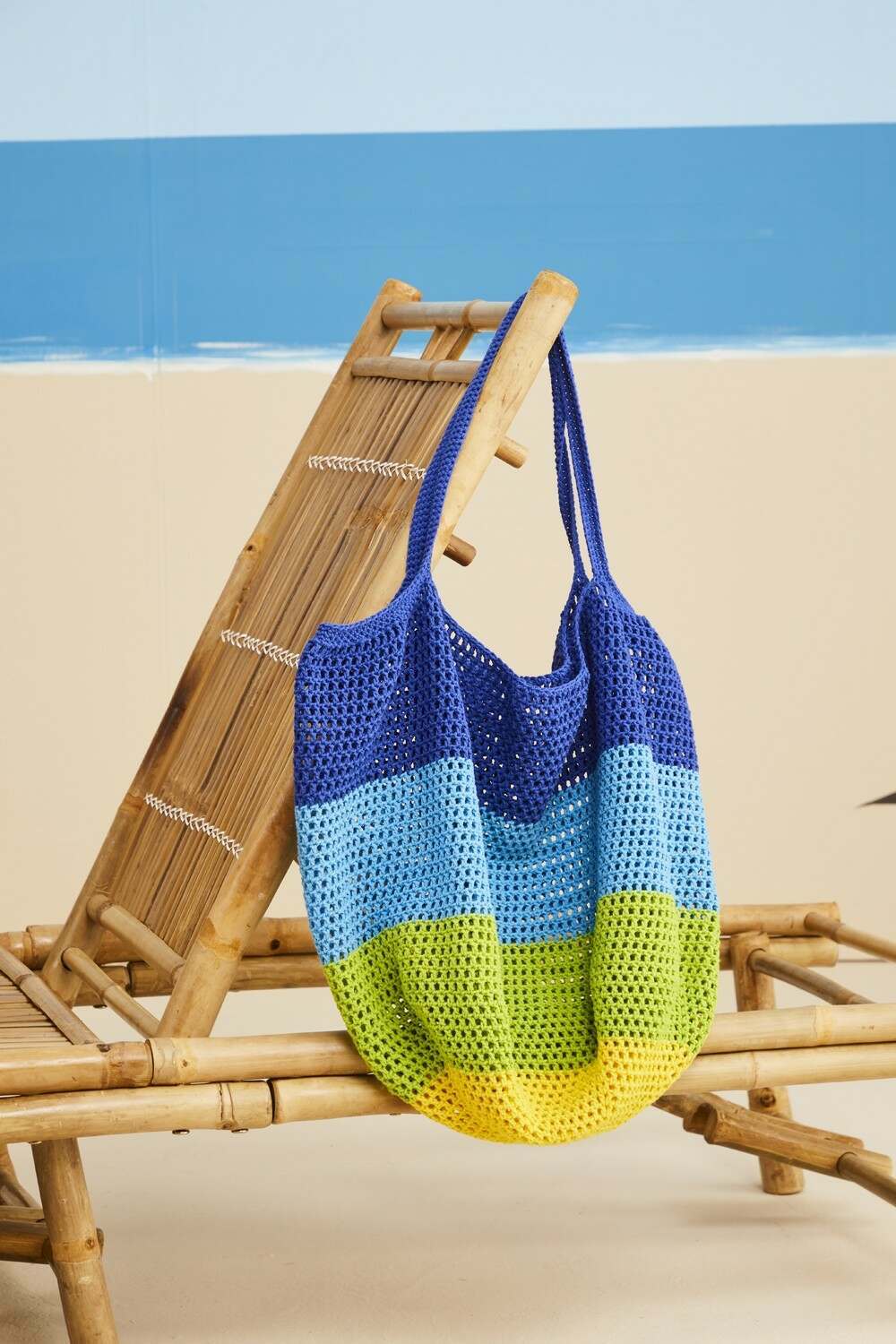 SIRDAR 10686  Bag in Stories DK