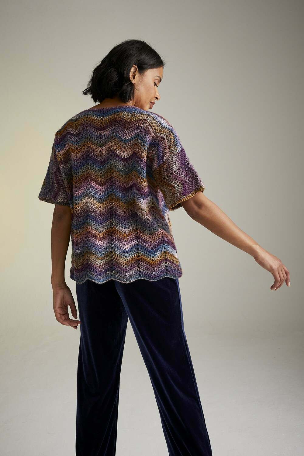 SIRDAR 10725  Cardigan in Jewelspun